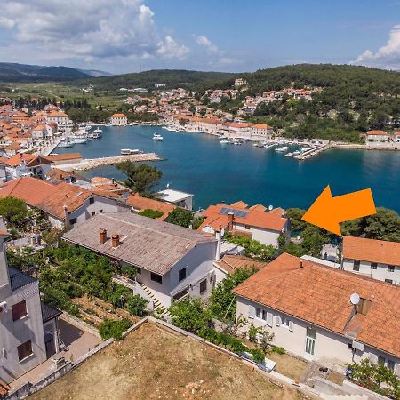 Apartments And Room Caric Jelsa  Εξωτερικό φωτογραφία