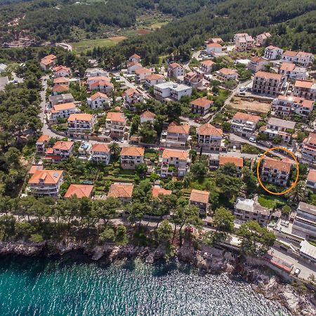 Apartments And Room Caric Jelsa  Εξωτερικό φωτογραφία