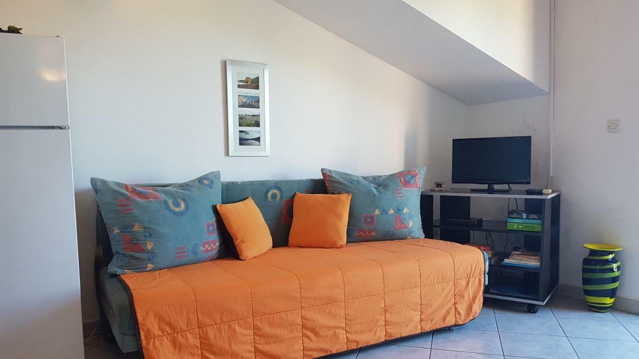 Apartments And Room Caric Jelsa  Εξωτερικό φωτογραφία