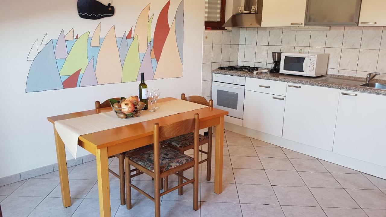 Apartments And Room Caric Jelsa  Εξωτερικό φωτογραφία